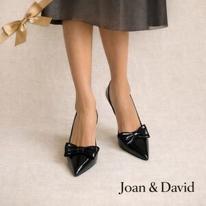 Joan & David Black Leather Bowed Cutout Pumps Size 7.5